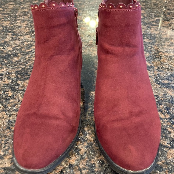 LC Lauren Conrad Burgundy Size 8 1/2M Ankle Boots - Picture 2 of 5